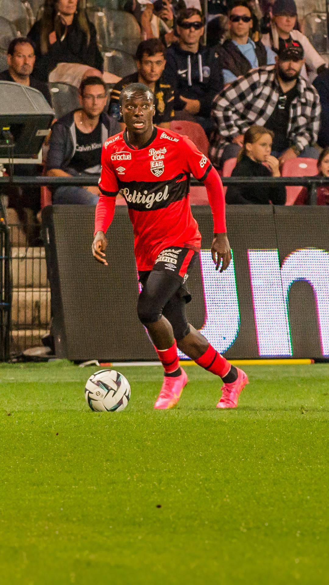 23 Taylor LUVAMBO