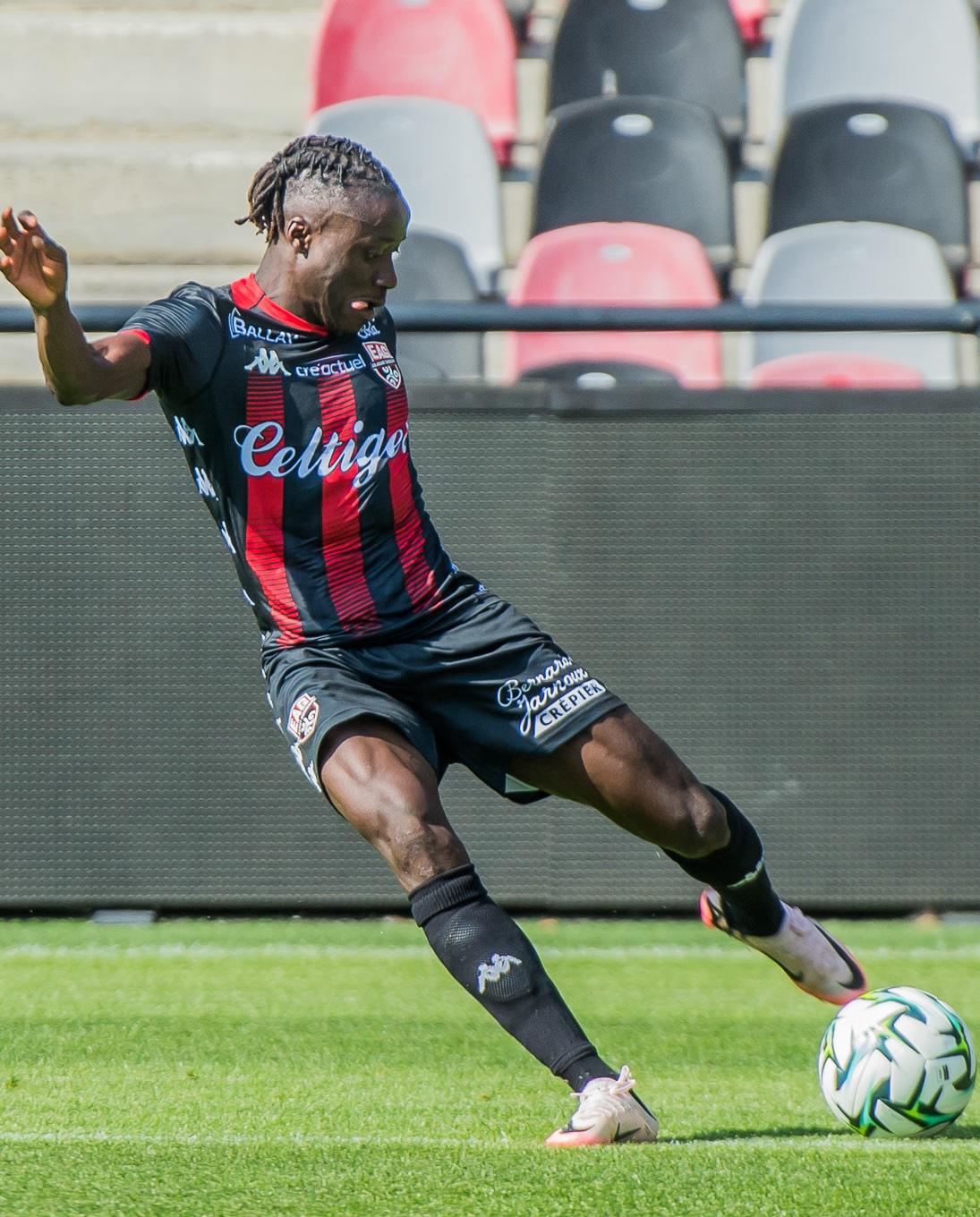 11 Amadou SAGNA