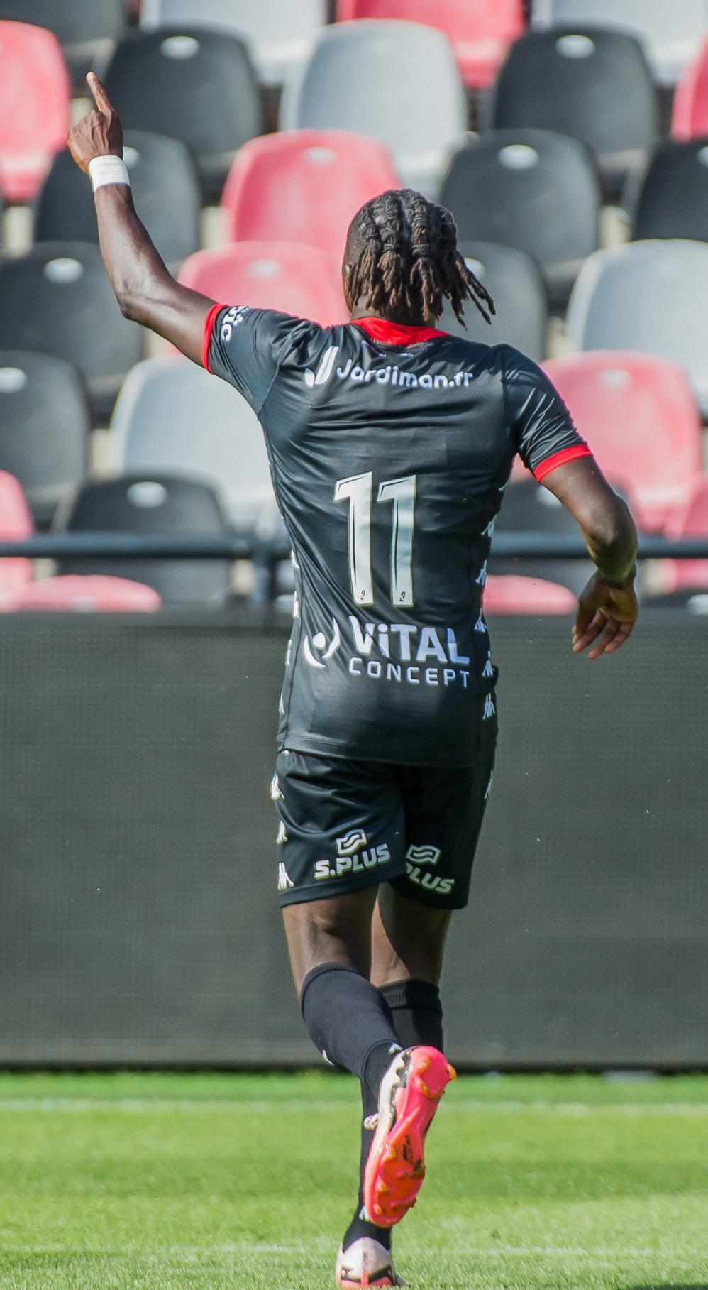 11 Amadou SAGNA