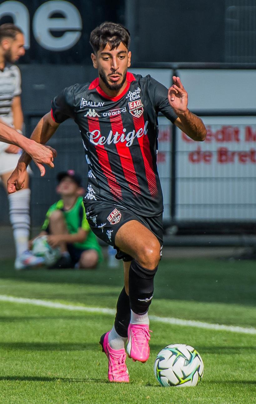 27 Rayan TOUZGHAR