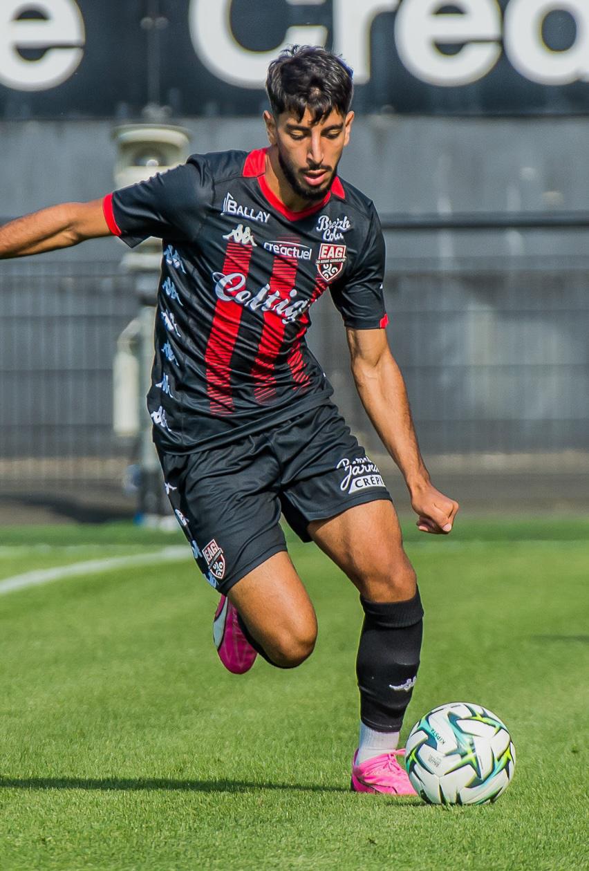 27 Rayan TOUZGHAR