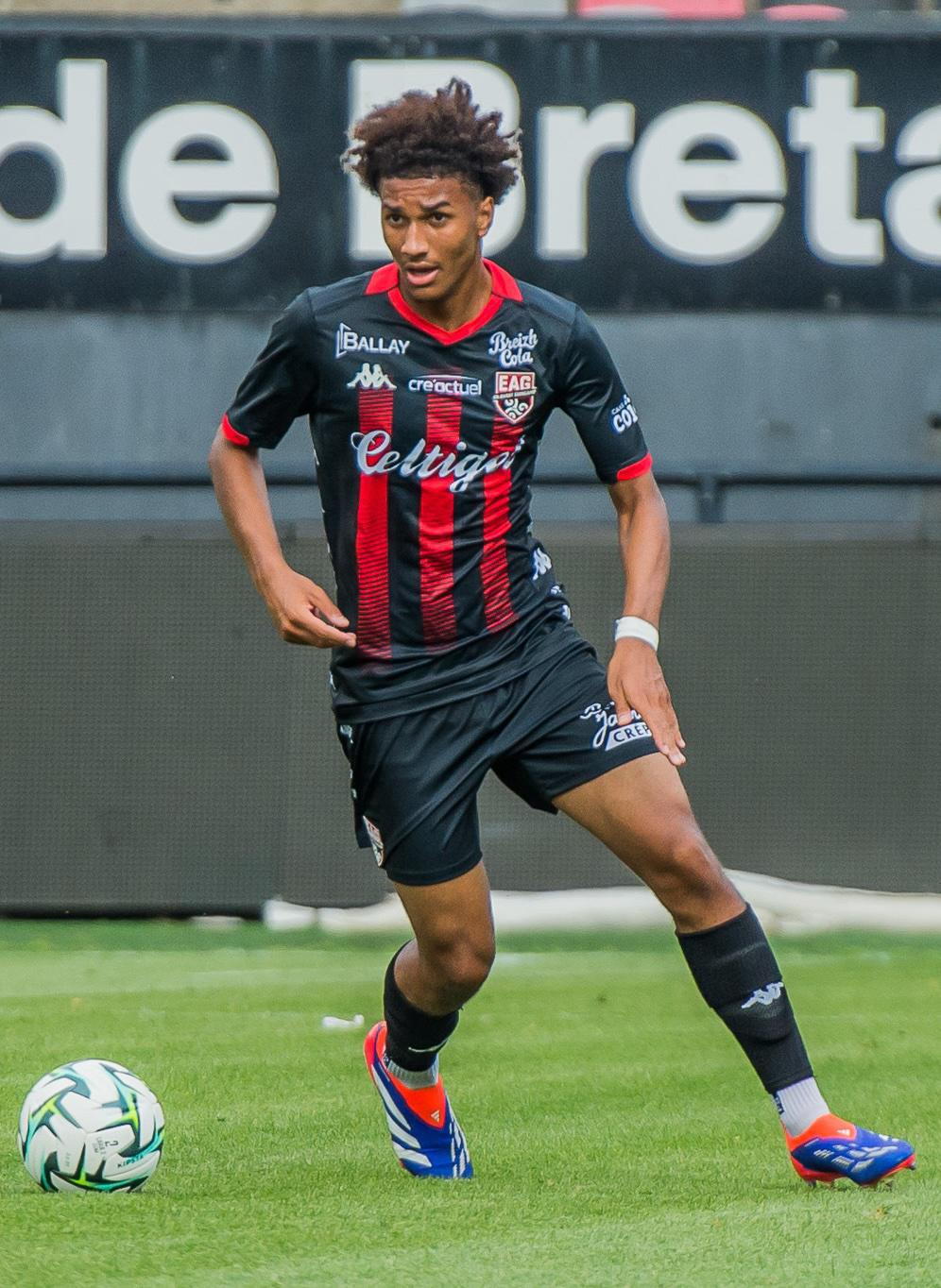 38 Idriss Planeix