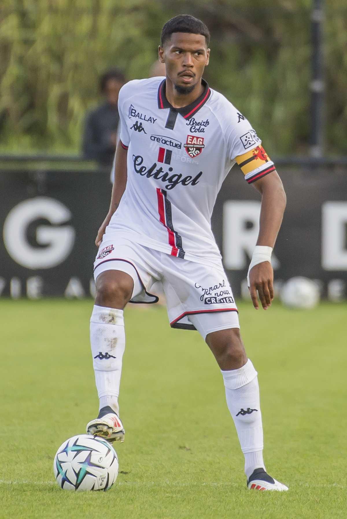  4 Dylan Louiserre