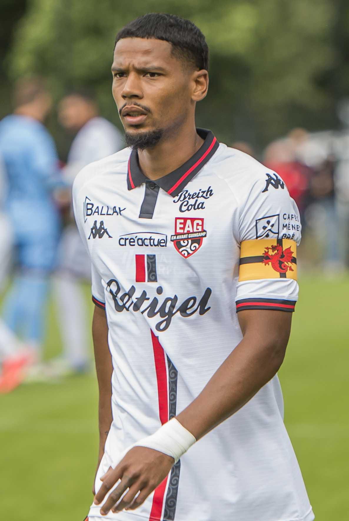  4 Dylan Louiserre