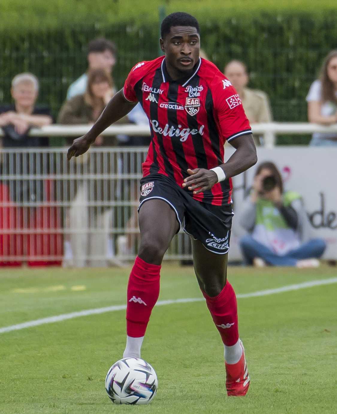 7 Donatien Gomis