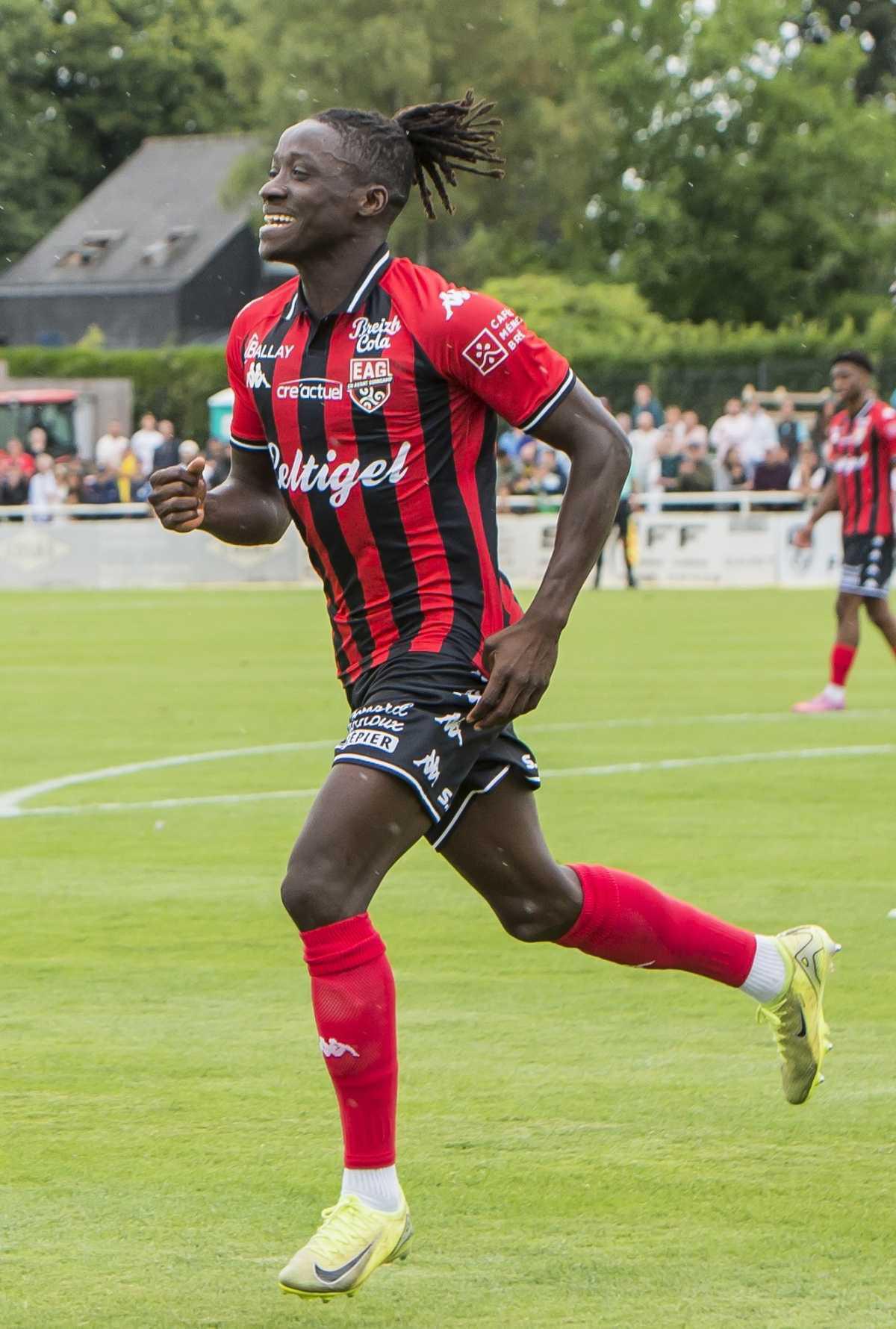  11 Amadou Sagna