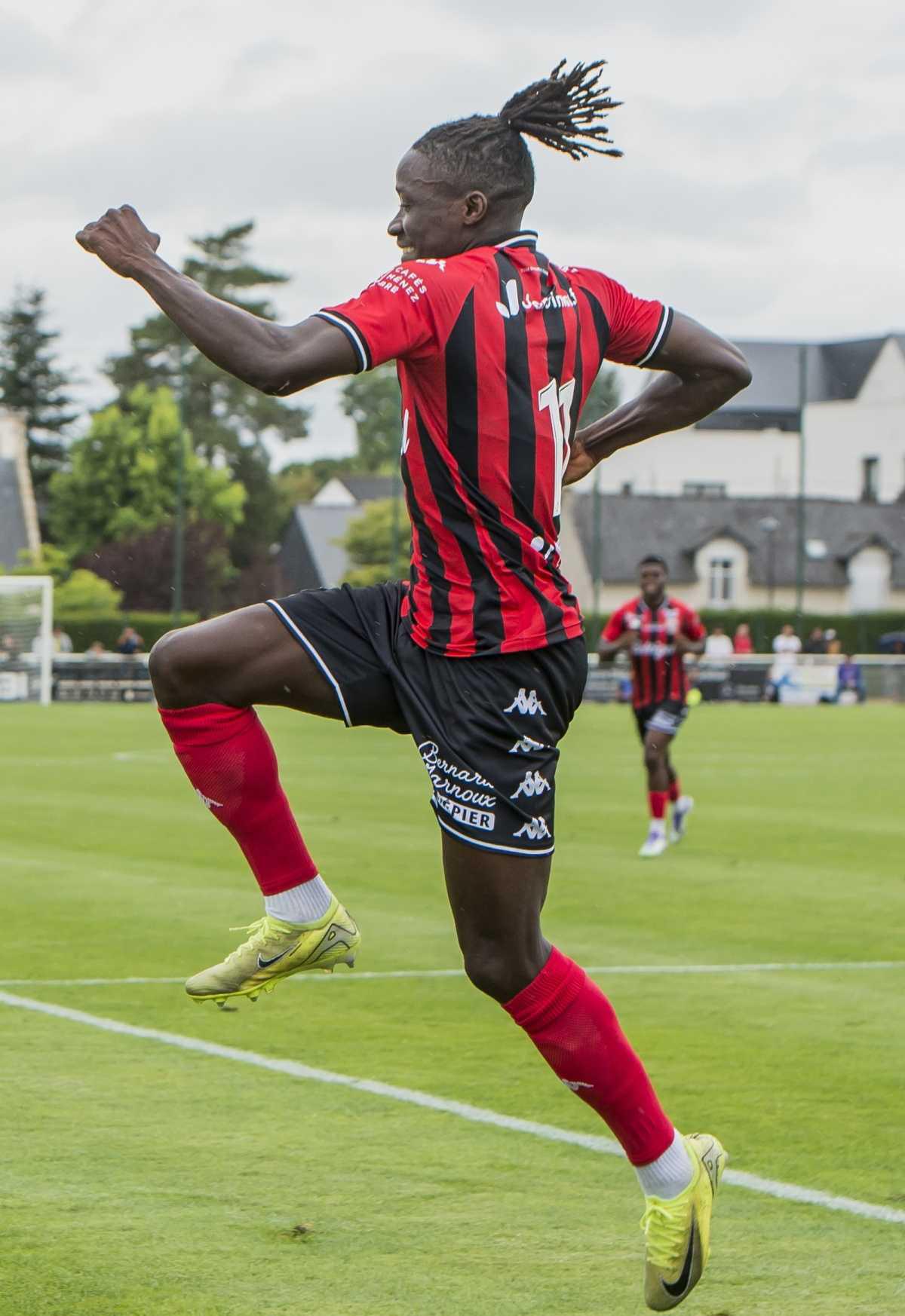  11 Amadou Sagna