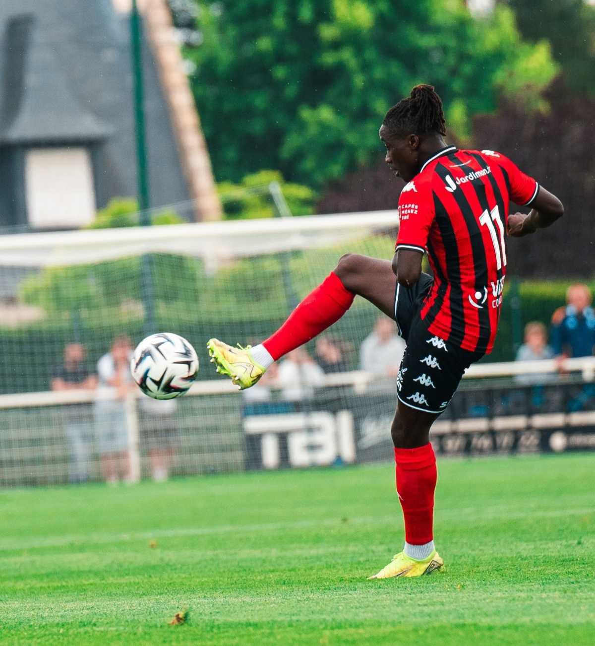  11 Amadou Sagna