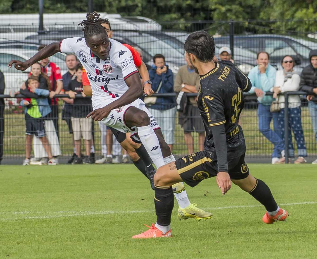  11 Amadou Sagna