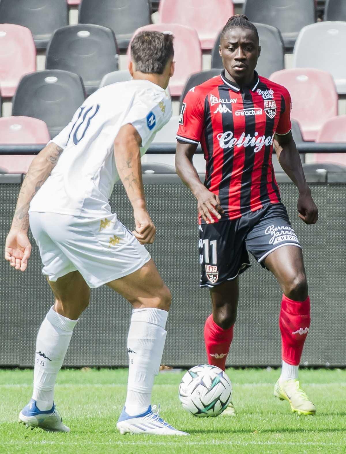  11 Amadou Sagna