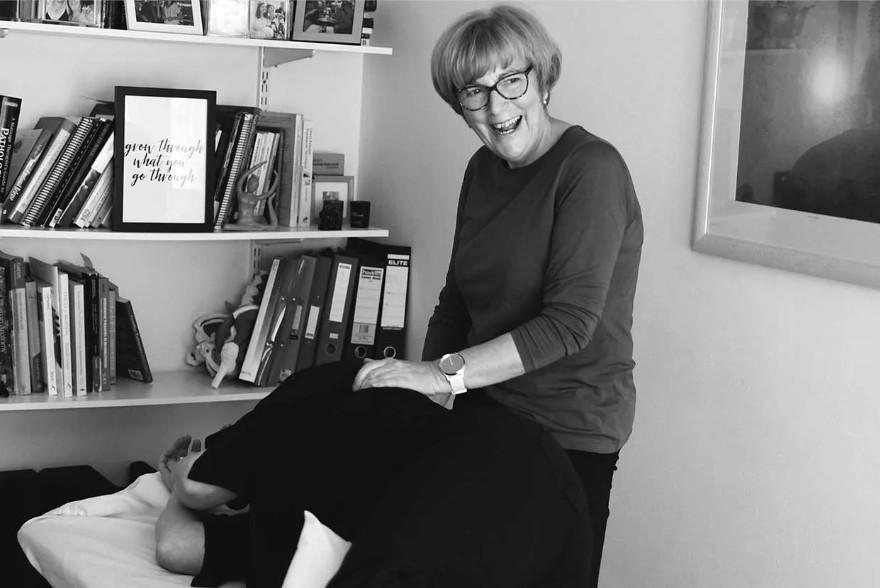 SUE BENNETT SUE BENNETT