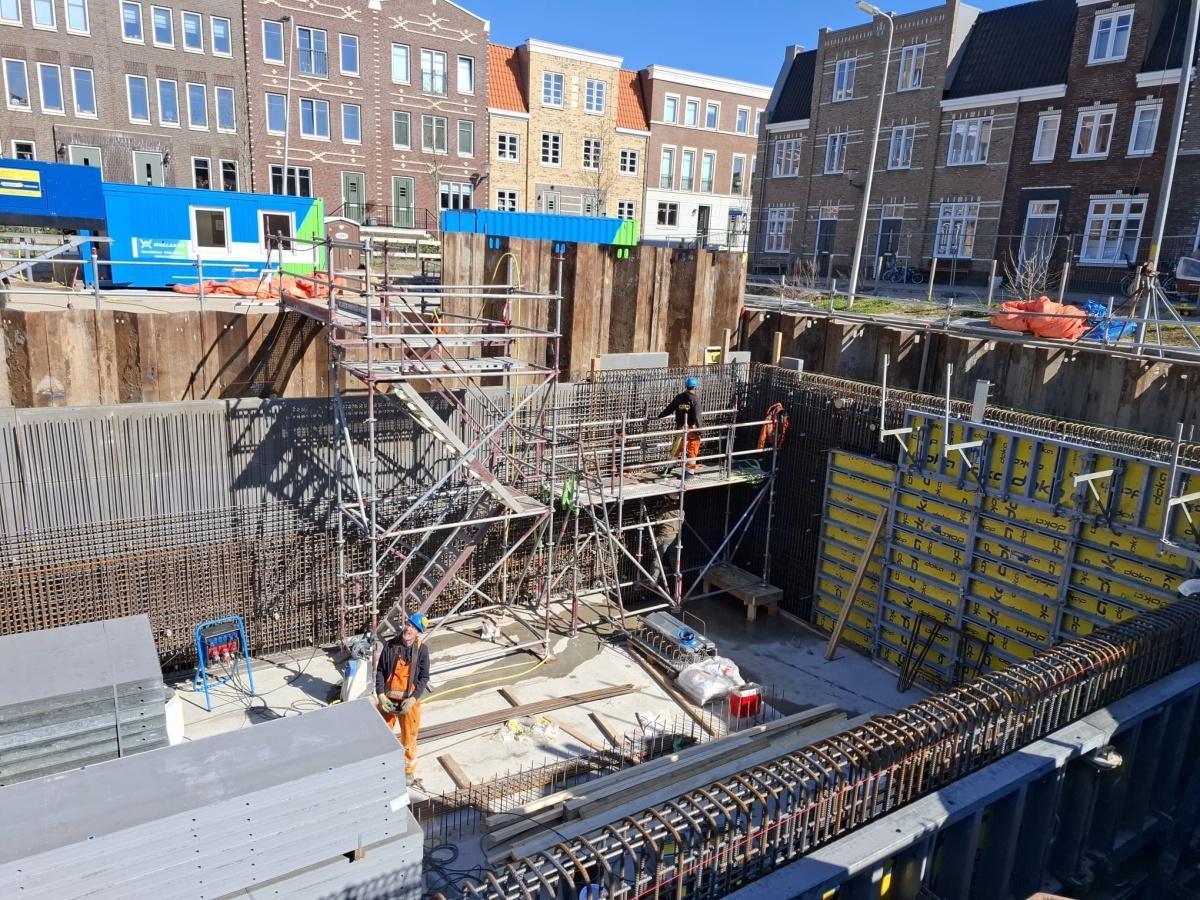 Aanbrengen wanden retentiebassin