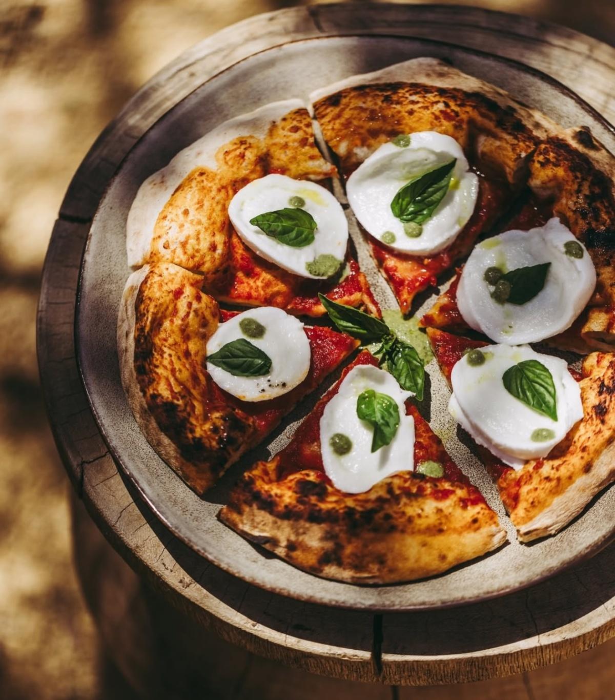 Roca House Restaurant & Pool Roca House Restaurant & Pool