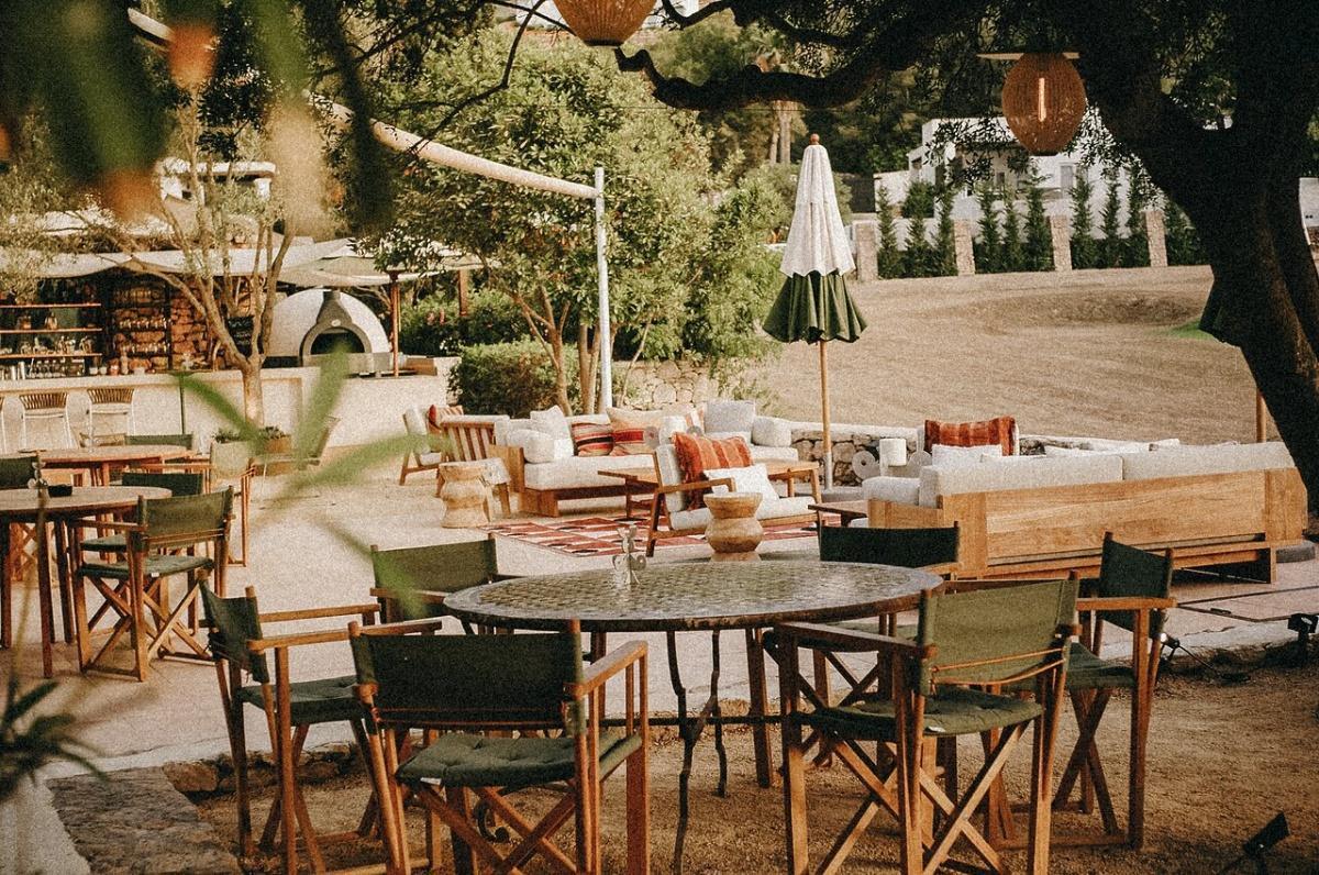 Roca House Restaurant & Pool Roca House Restaurant & Pool