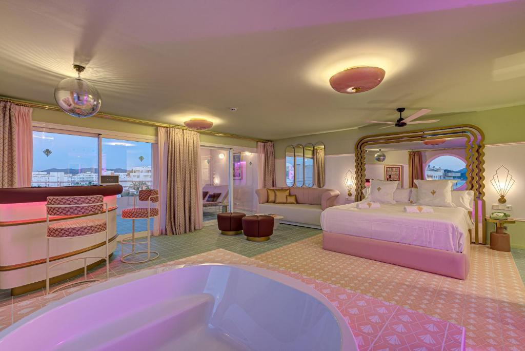 Grand Paradiso - Adults Only ★★★★☆ Grand Paradiso - Adults Only ★★★★☆