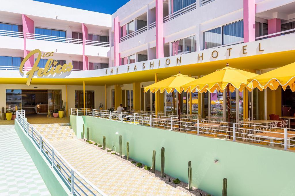 Los Felices - Adults Only ★★★★☆ Los Felices - Adults Only ★★★★☆