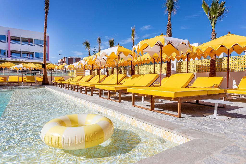 Los Felices - Adults Only ★★★★☆ Los Felices - Adults Only ★★★★☆