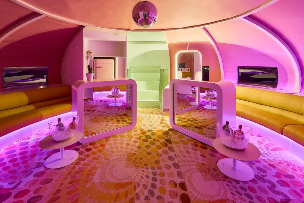 Los Felices - Adults Only ★★★★☆ Los Felices - Adults Only ★★★★☆