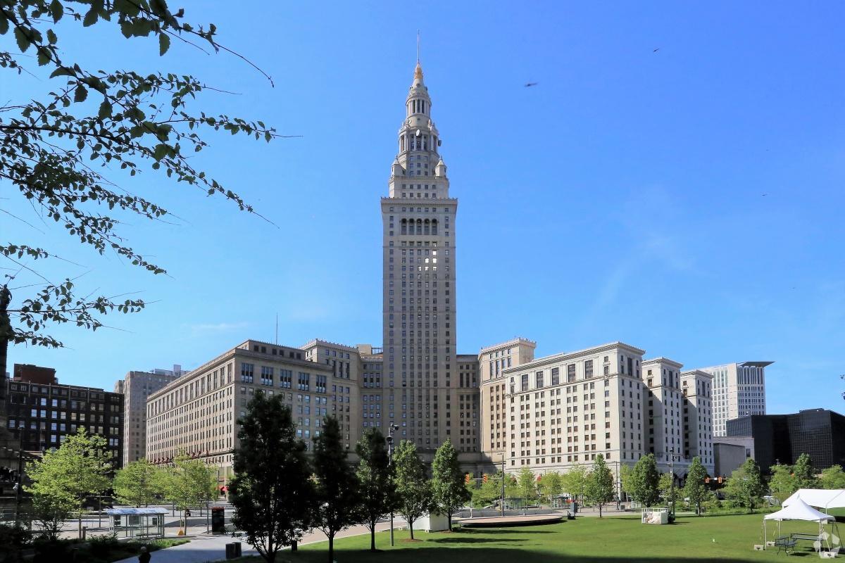 Terminal Tower Apartments Terminal Tower Apartments