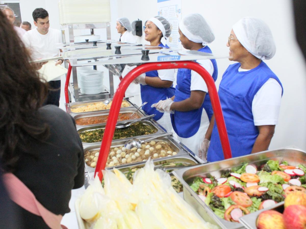 210 Restaurantes Populares alcançados — e muitos outros ainda virão. 210 Restaurantes Populares alcançados — e muitos outros ainda virão.