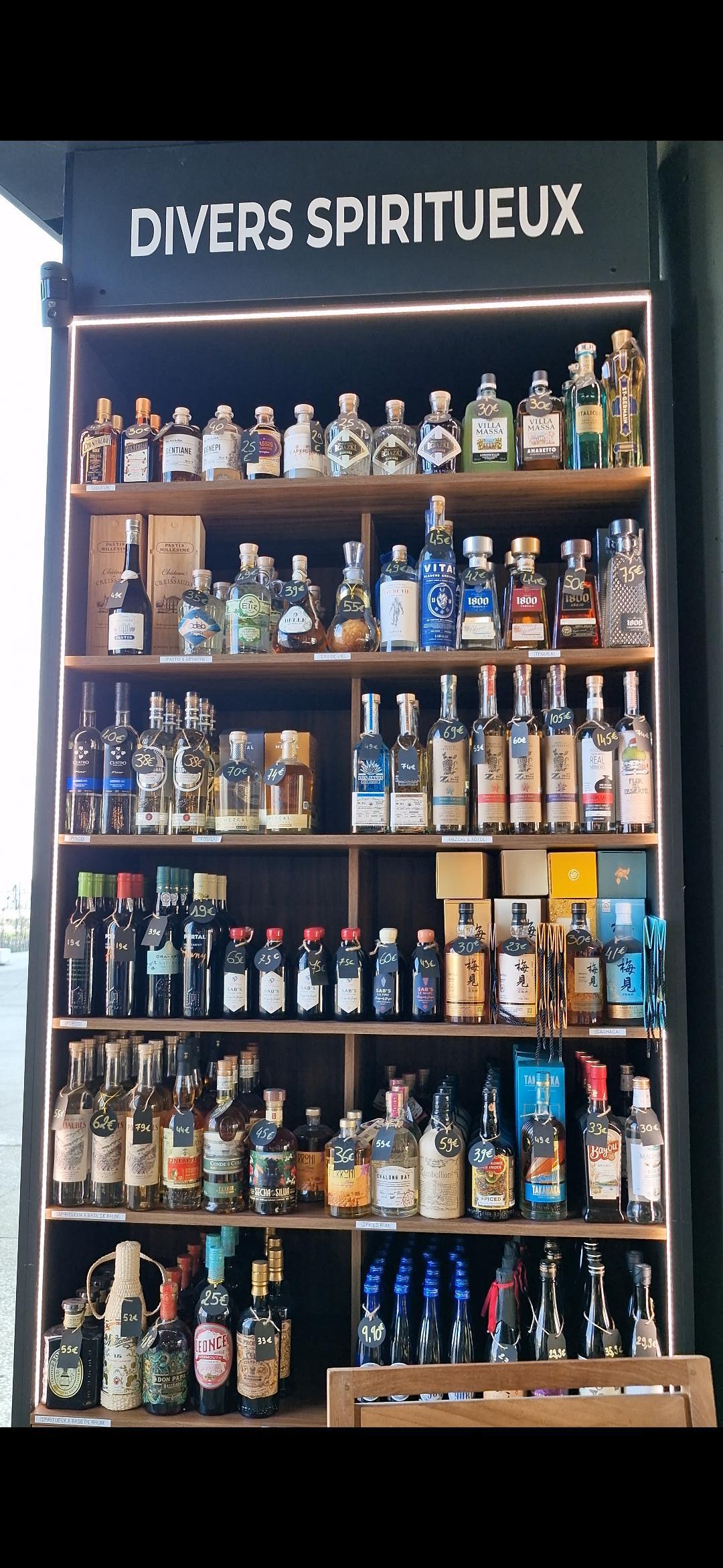 Notre rayon Divers Spiritueux ;^) Notre rayon Divers Spiritueux ;^)