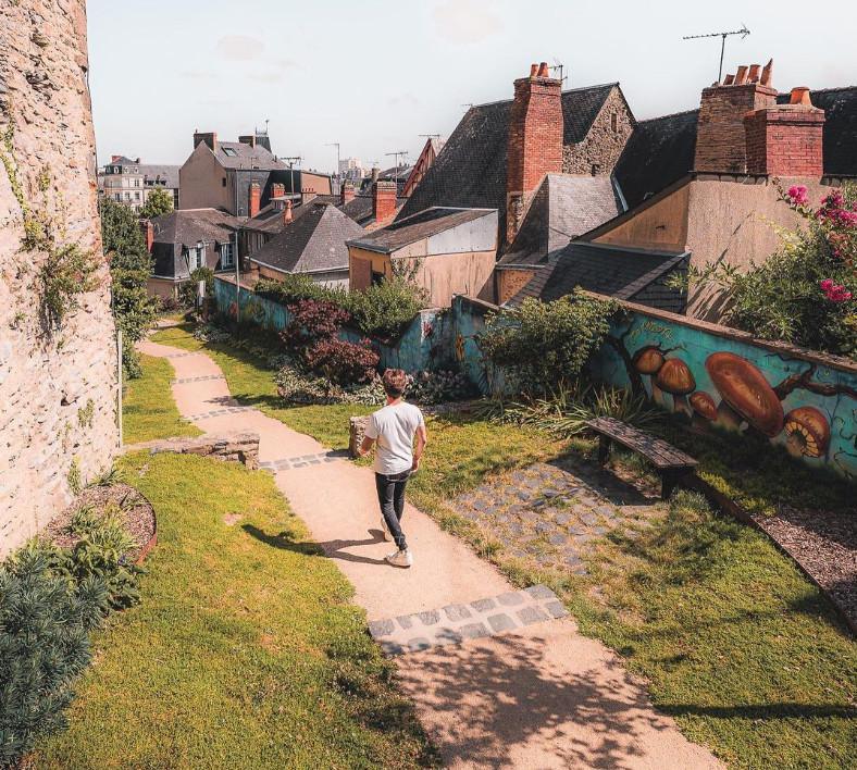 Promenade Charlotte d'Aragon