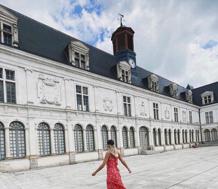 Esplanade du Château-Neuf