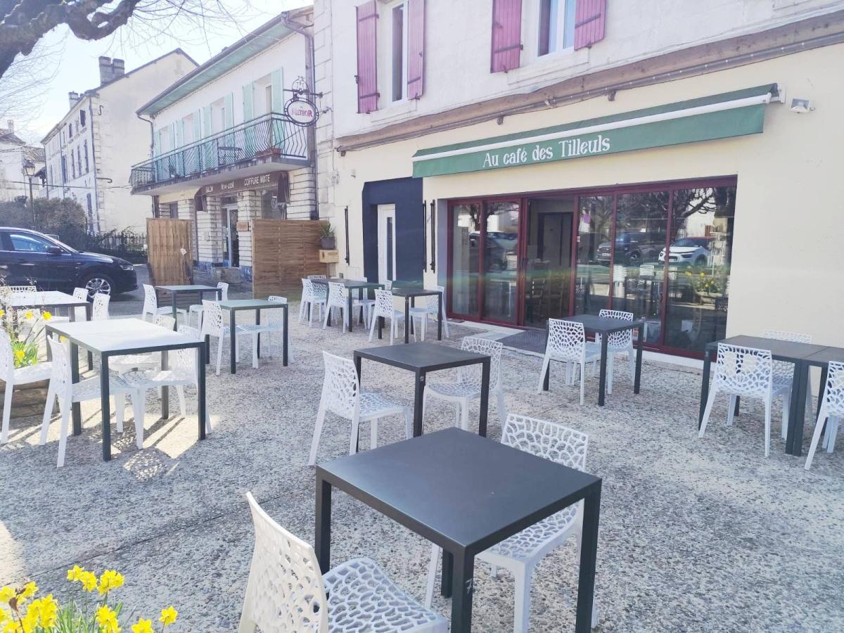 Au Café des tilleuls