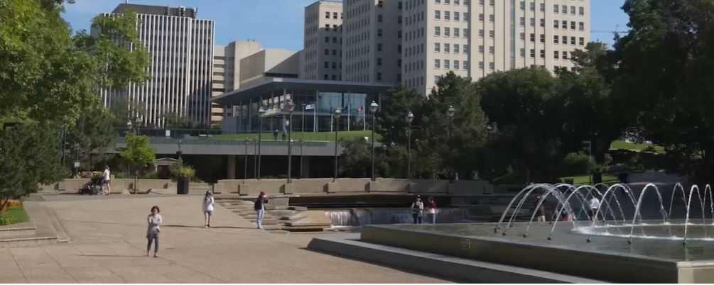 Your self Guide To Alberta Legislature Building Your self Guide To Alberta Legislature Building