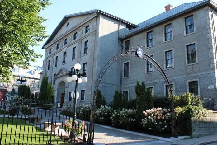 Your Guide To Morrin Centre – History, Books & Hidden Cells