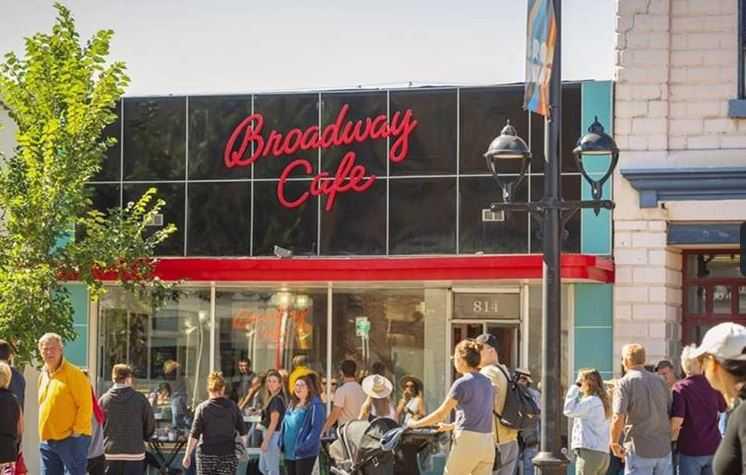 Your Complete Guide To Broadway District