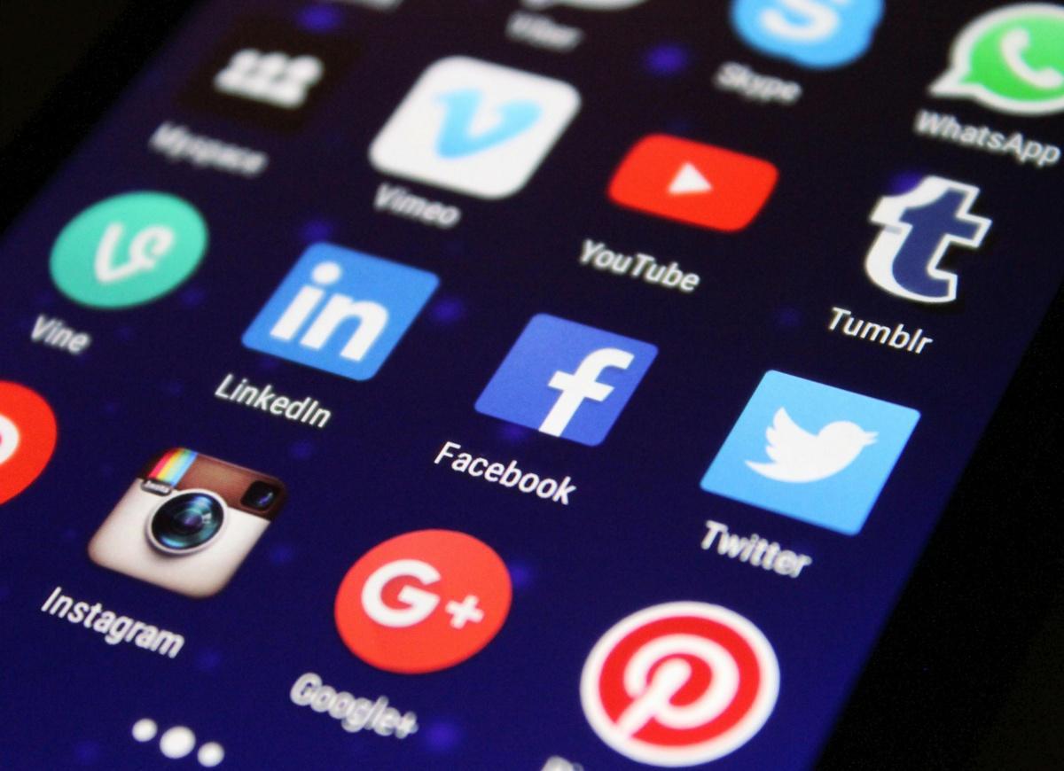 Retrouvez-nous sur nos Réseaux Sociaux