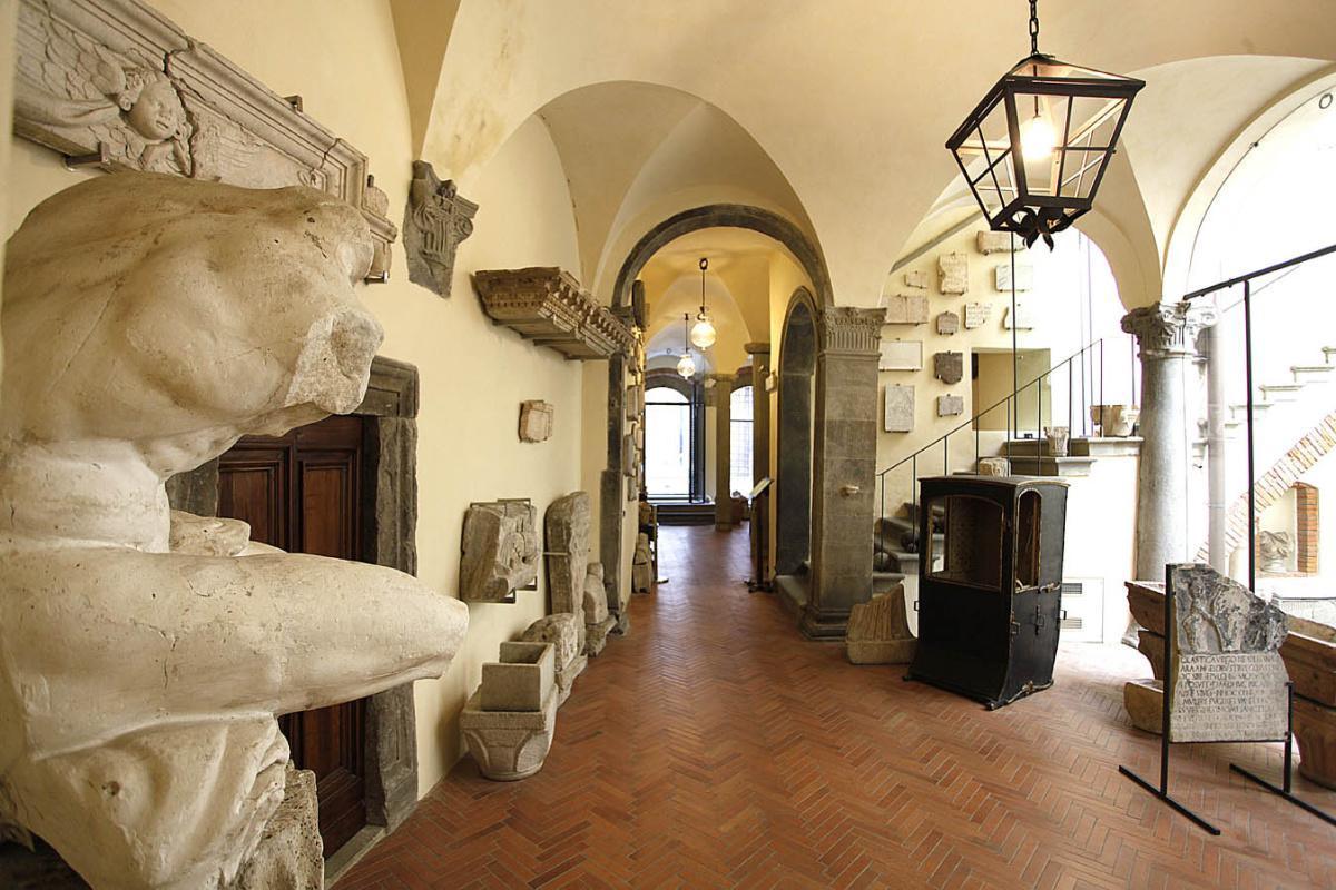 Fondazione Ivan Bruschi - Antiquariato d’autore Fondazione Ivan Bruschi - Antiquariato d’autore