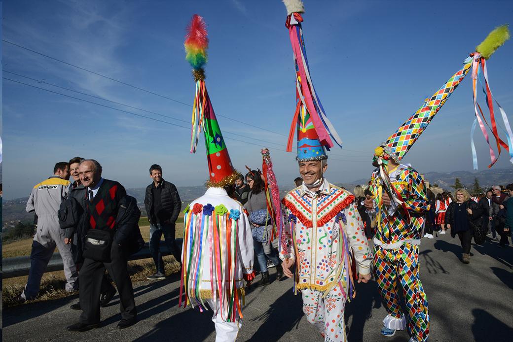 Mascherata di Benedello: il lacchè non deve morire Mascherata di Benedello: il lacchè non deve morire