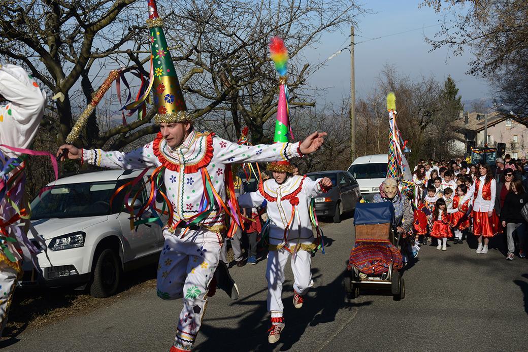 Mascherata di Benedello: il lacchè non deve morire Mascherata di Benedello: il lacchè non deve morire
