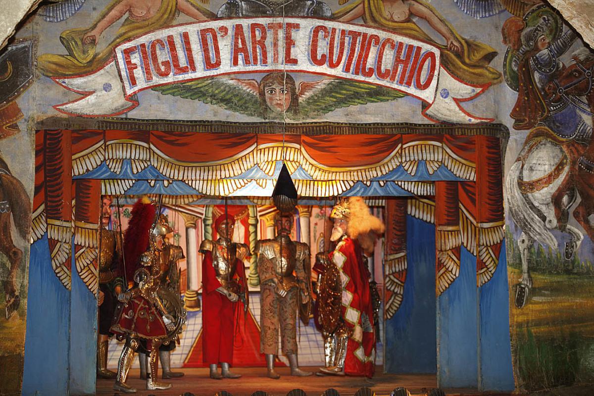 Teatro dei Pupi di Mimmo Cuticchio Teatro dei Pupi di Mimmo Cuticchio