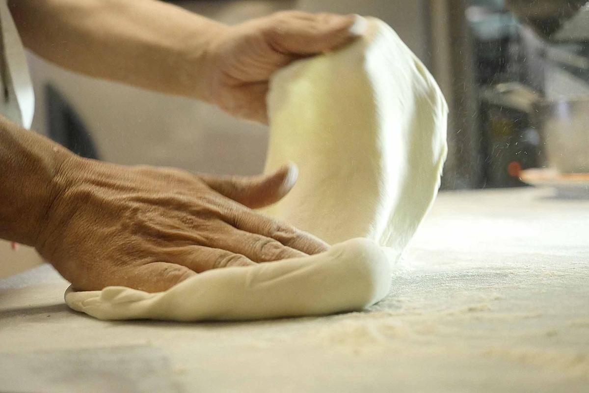 La pizza napoletana, passione, tradizione, modus vivendi La pizza napoletana, passione, tradizione, modus vivendi