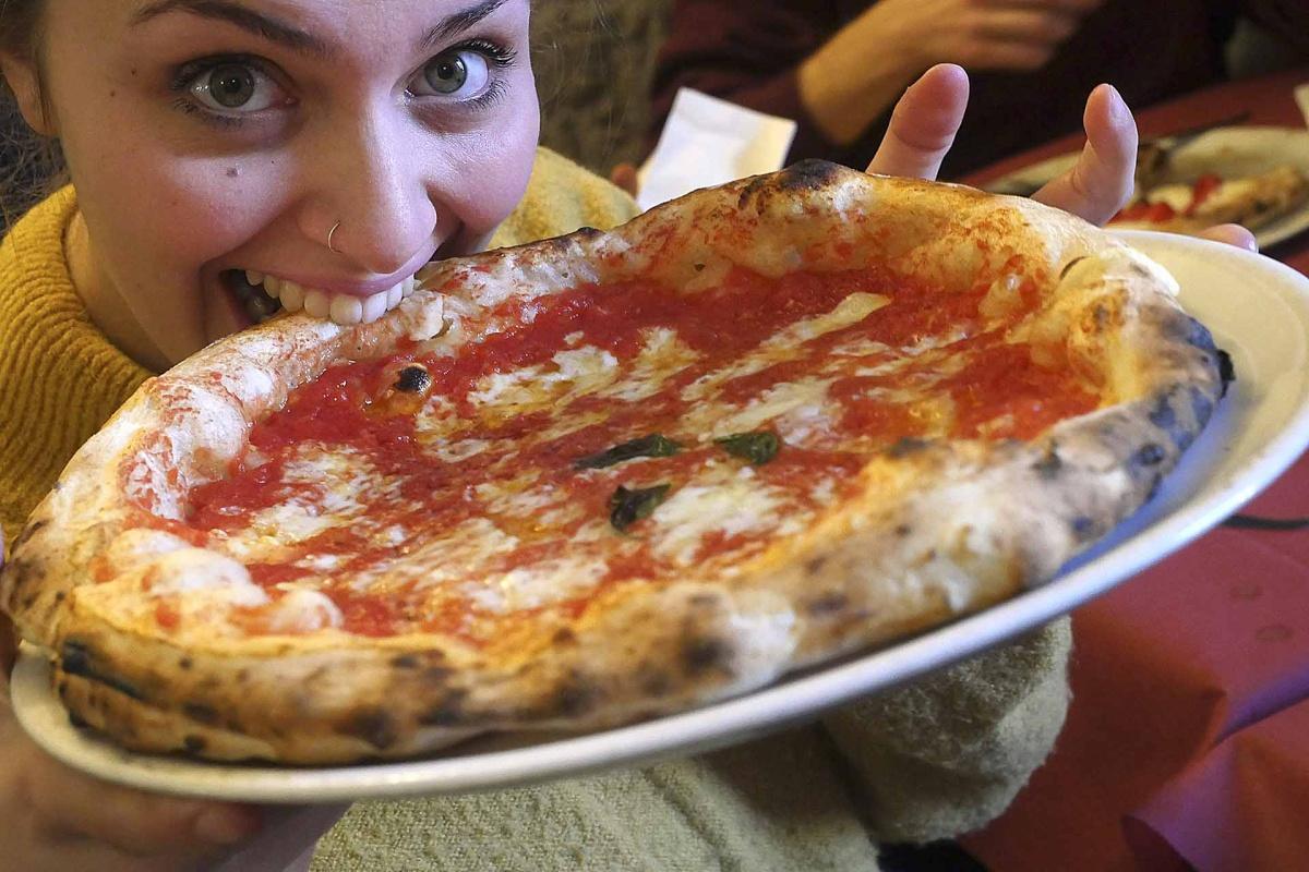 La pizza napoletana, passione, tradizione, modus vivendi La pizza napoletana, passione, tradizione, modus vivendi