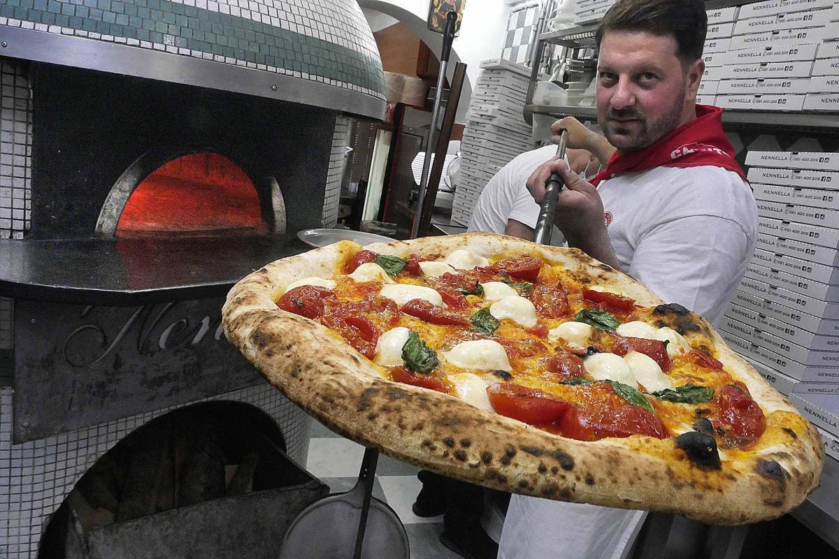 Pizzeria Nennella - Virtuoso incontro tra pizza e cucina partenopee Pizzeria Nennella - Virtuoso incontro tra pizza e cucina partenopee