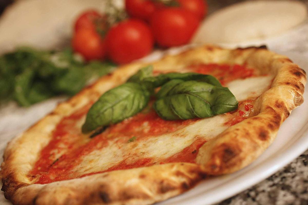 Pizzeria Starita – Quattro generazioni e oltre un secolo di pizze Pizzeria Starita – Quattro generazioni e oltre un secolo di pizze