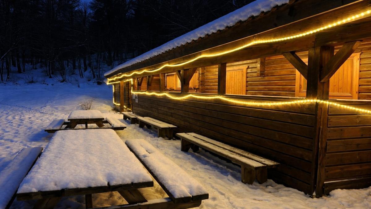 Baita La Gallinola: il rifugio di pietra e legno sul Matese Baita La Gallinola: il rifugio di pietra e legno sul Matese
