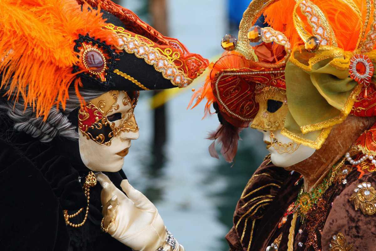 Carnevale di Venezia: storia e tradizioni del rito delle maschere in laguna Carnevale di Venezia: storia e tradizioni del rito delle maschere in laguna