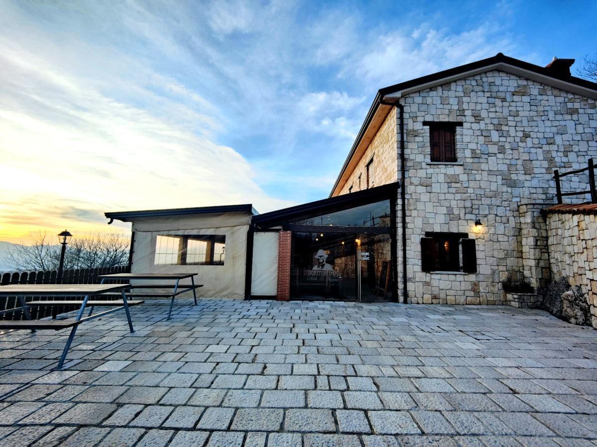 Agriturismo Addò Zi Luigino: la masseria a quota 1250 metri Agriturismo Addò Zi Luigino: la masseria a quota 1250 metri