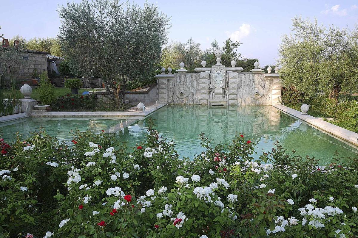 Sovana Hotel & Resort: il riposo tra i giardini della città del tufo Sovana Hotel & Resort: il riposo tra i giardini della città del tufo