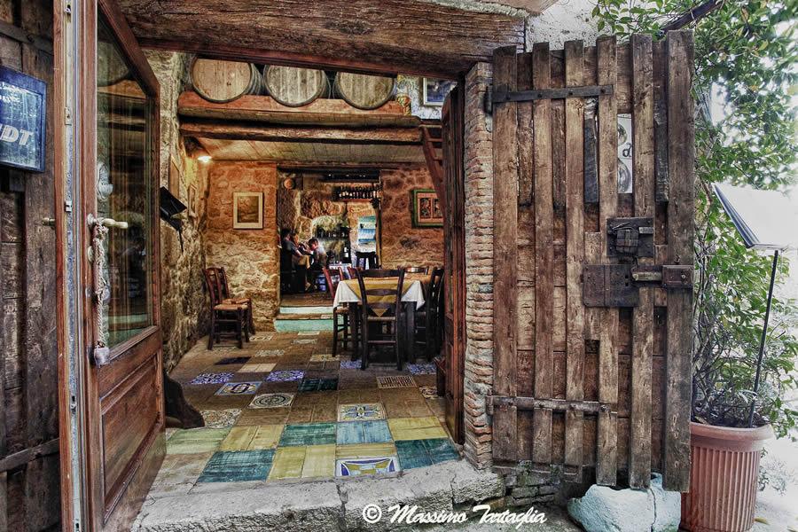 Cantina L'Ottava Rima: il convivio nelle viscere del tufo