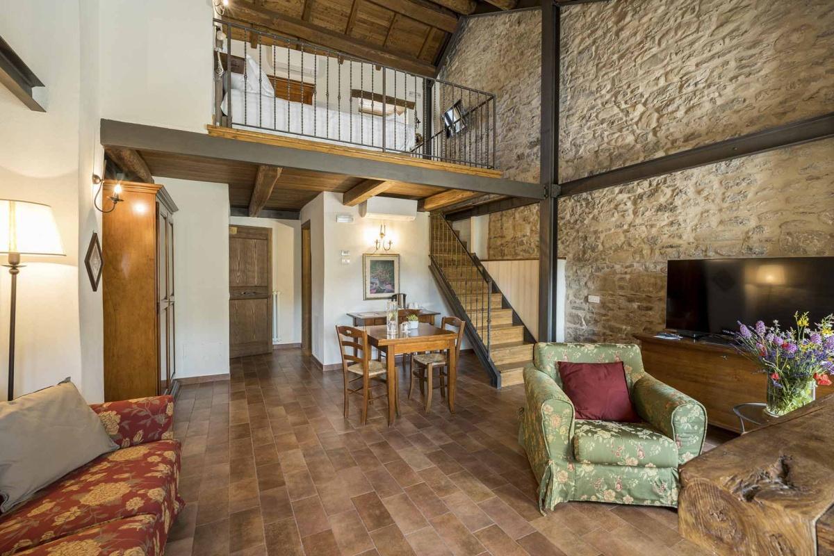 Borgotufi: rigenerazione architettonica e ospitalità a Castel del Giudice