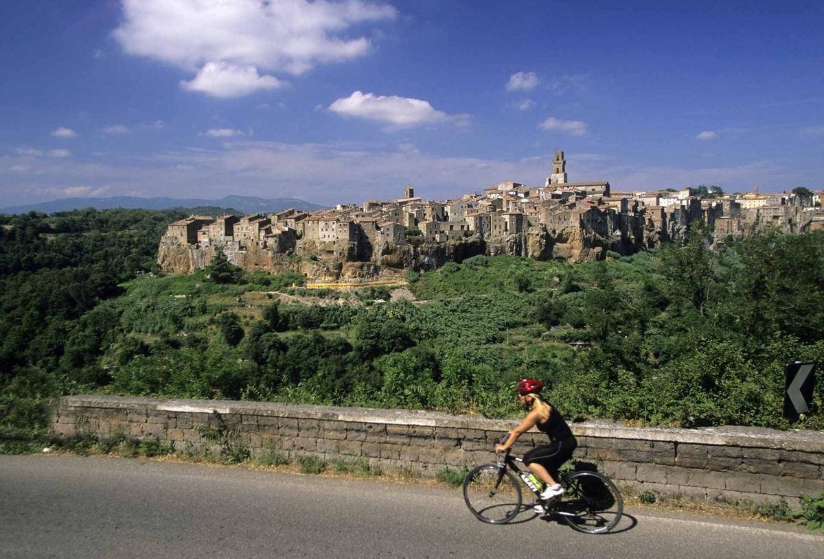 Le città del tufo – viaggio nel tempo seguendo le vie etrusche Le città del tufo – viaggio nel tempo seguendo le vie etrusche