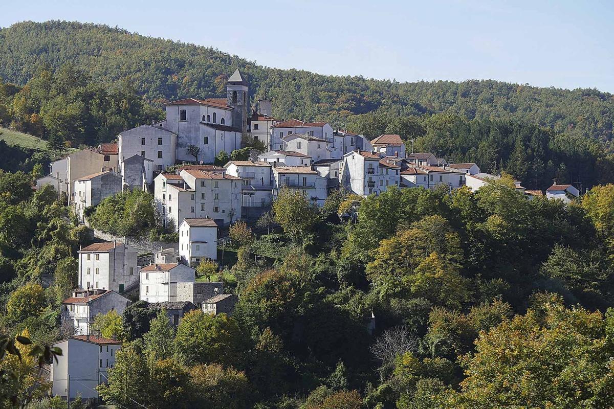 Castel del Giudice: Il Manifesto della Rinascita molisana