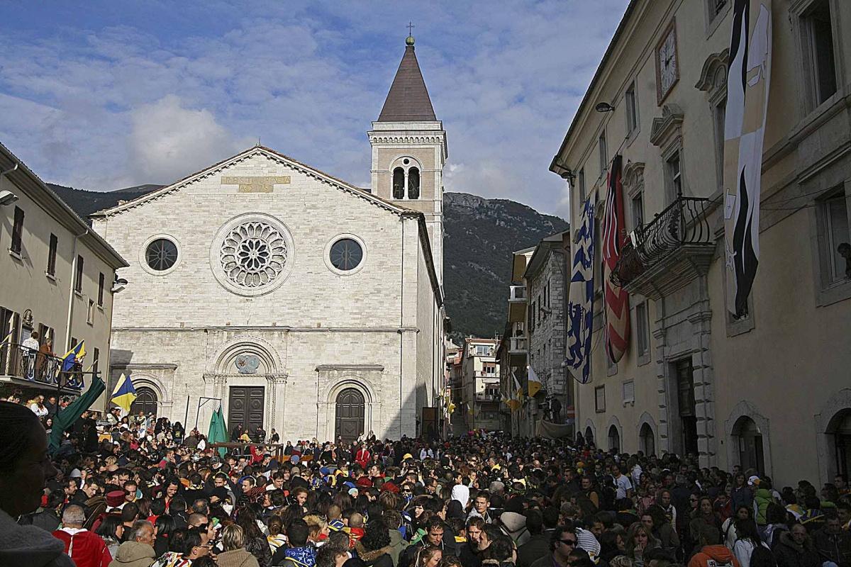 I Giochi de le Porte: il palio dei somari tra le pietre di Gualdo Tadino
