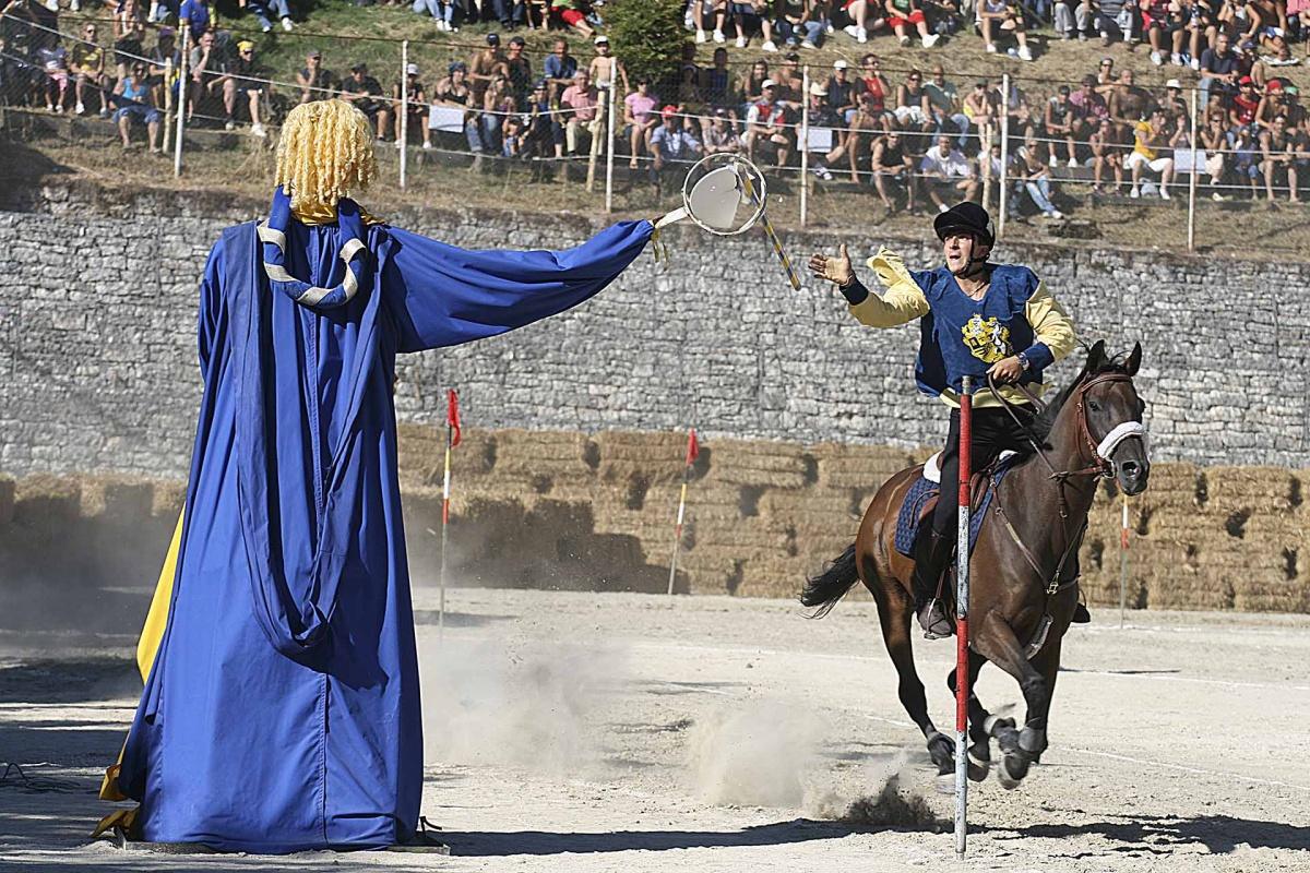 Palio dei Quartieri: la sfida tra acqua e fuoco nel cuore di Nocera